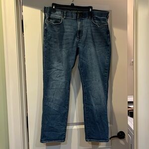 Men’s Lee Extreme Motion MVP Athletic fit Tapered Leg Jean 38x30